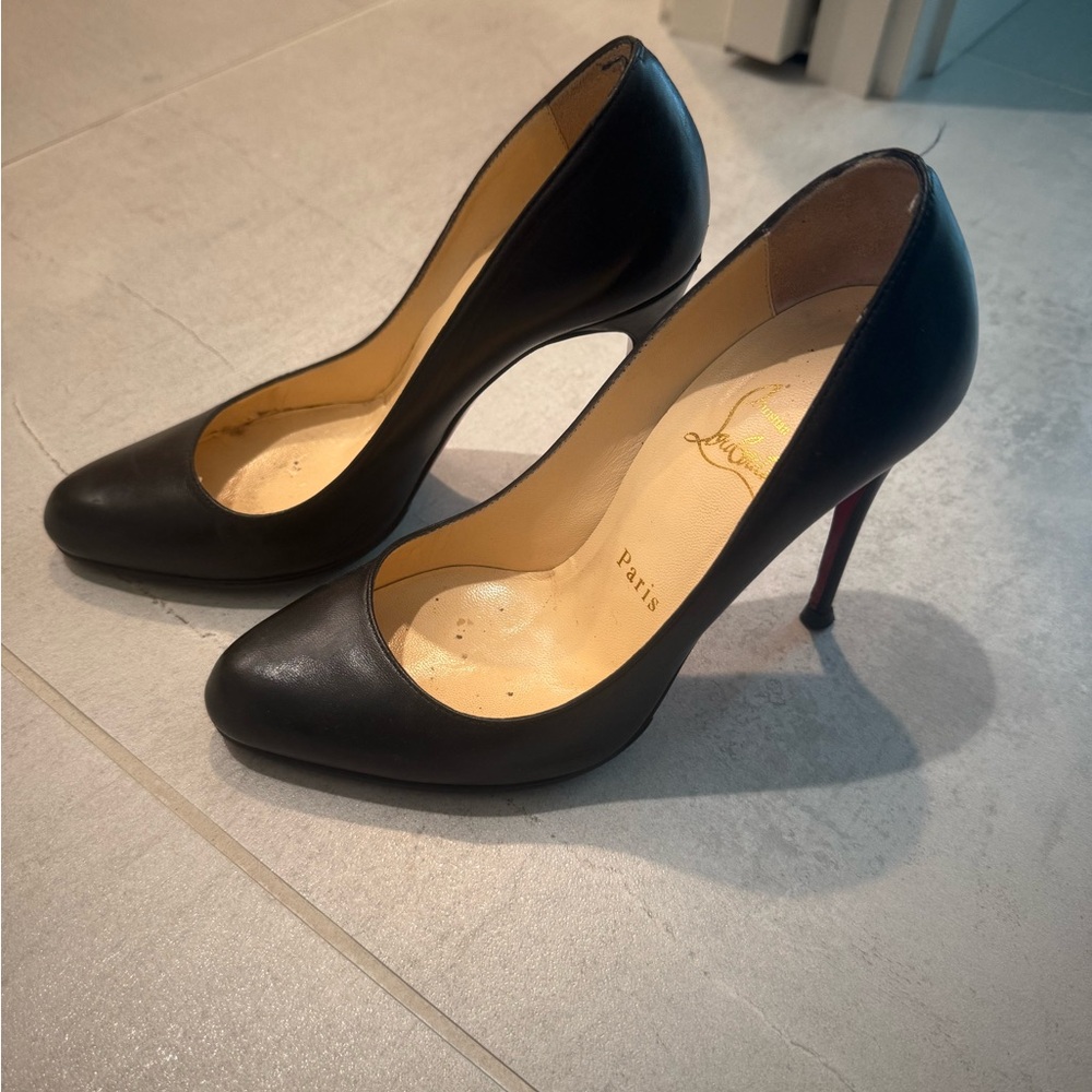 Christian Louboutin Black Pumps with Red Soles